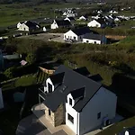 4 Bedroom House By Travel Lets Homes With Sea View