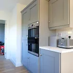 4 Bedroom House By Travel Lets Homes With Sea View