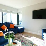 4 Bedroom House By Travel Lets Homes With Sea View Holiday home *