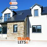 4 Bedroom House By Travel Lets Homes With Sea View