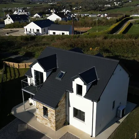 Сasa de vacaciones 4 Bedroom House By Travel Lets Homes With Sea View Portsalon