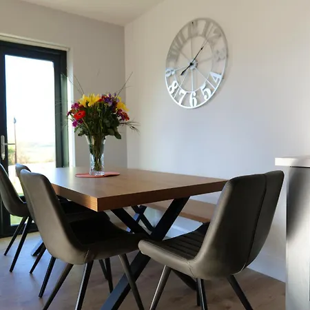 4 Bedroom House By Travel Lets Homes With Sea View