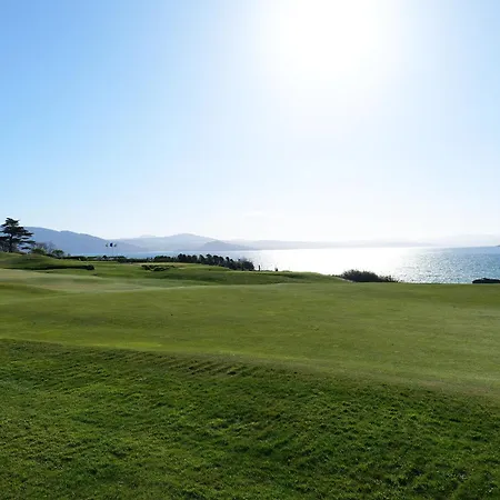 Sandhouse Bay Semesterbostad *