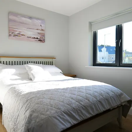 Сasa de vacaciones 4 Bedroom House By Travel Lets Homes With Sea View Portsalon