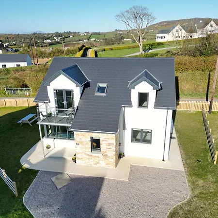 4 Bedroom House By Travel Lets Homes With Sea View Holiday home Portsalon